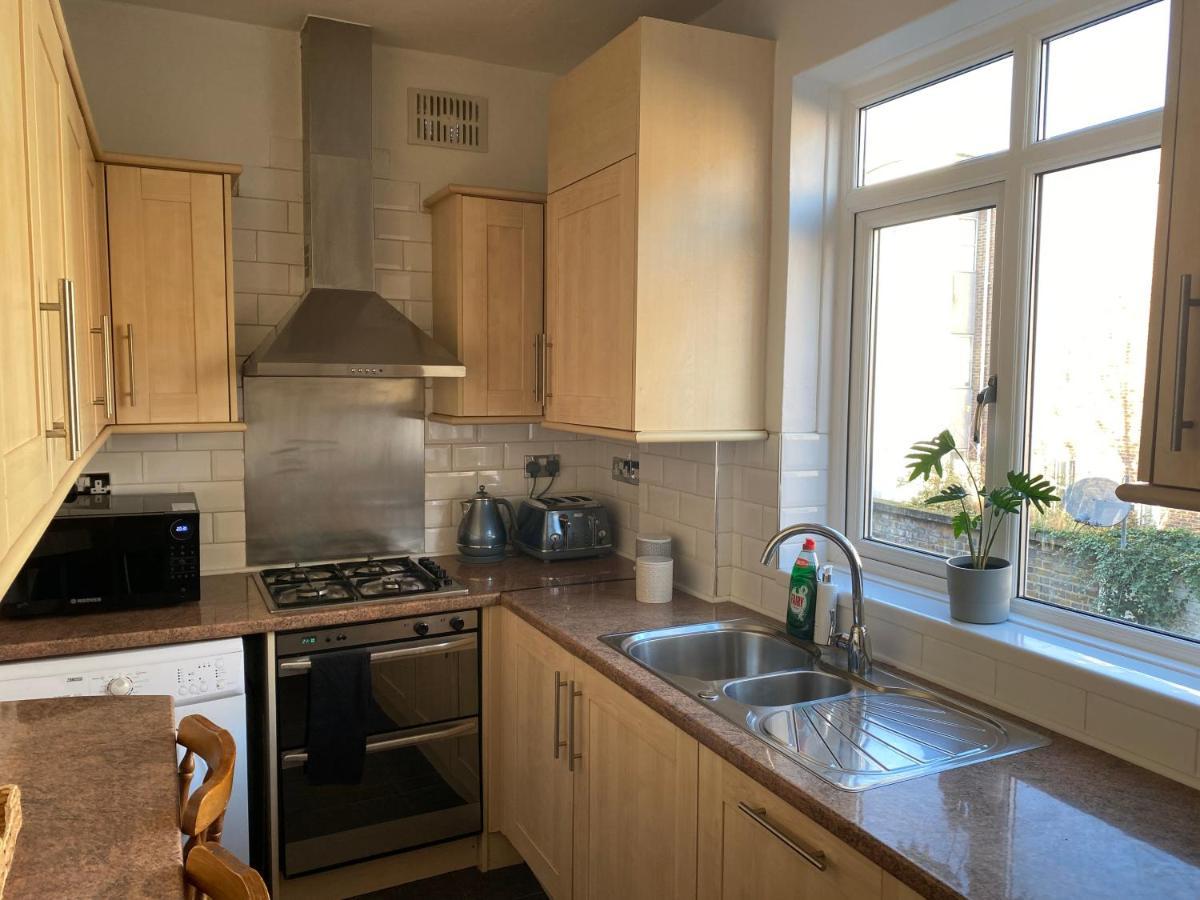 Lovely 3 Bedroom Maisonette With Private Roof Terrace In Hammersmith Londra Esterno foto
