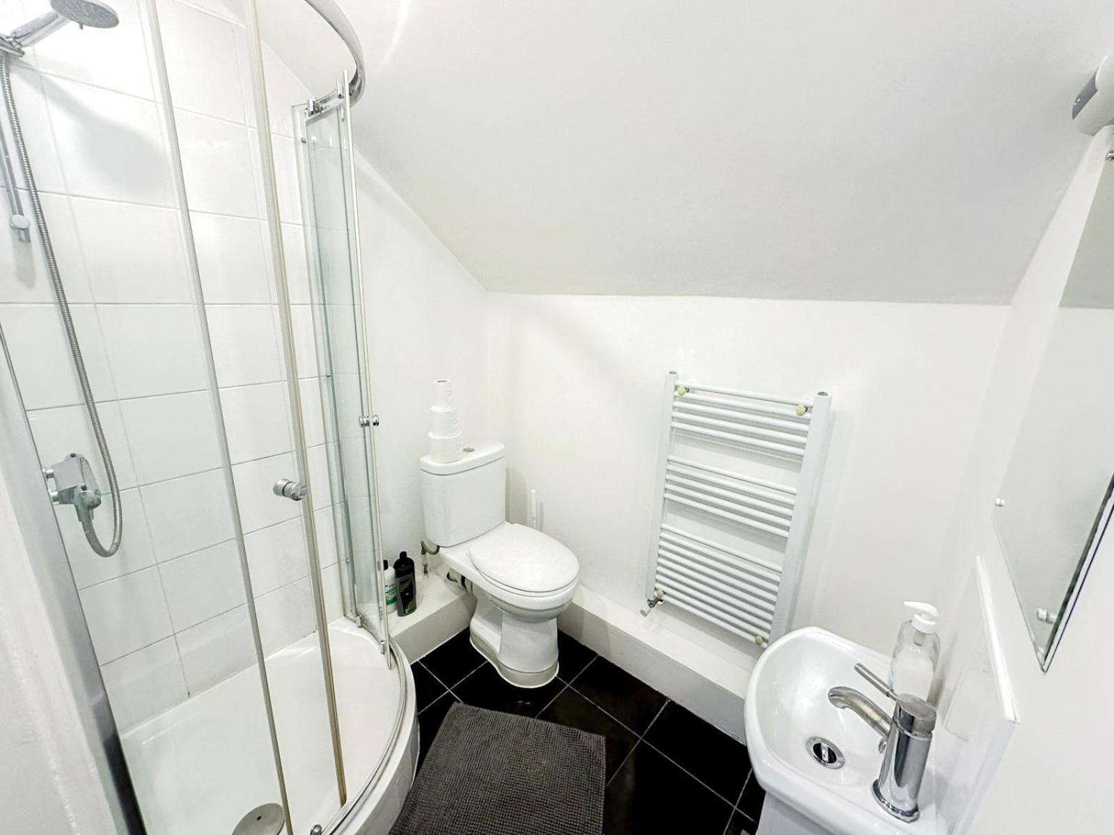 Lovely 3 Bedroom Maisonette With Private Roof Terrace In Hammersmith Londra Esterno foto