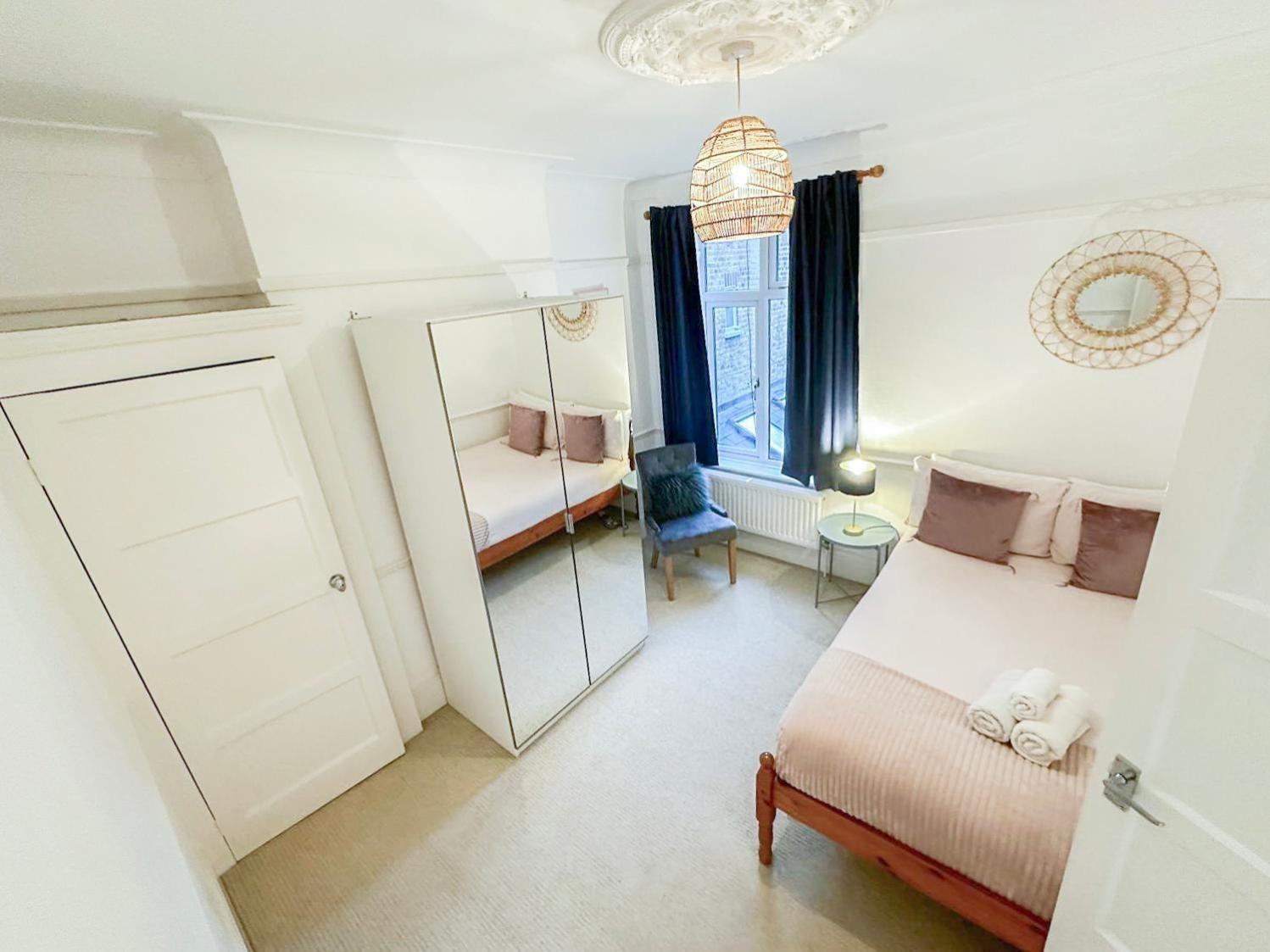Lovely 3 Bedroom Maisonette With Private Roof Terrace In Hammersmith Londra Esterno foto