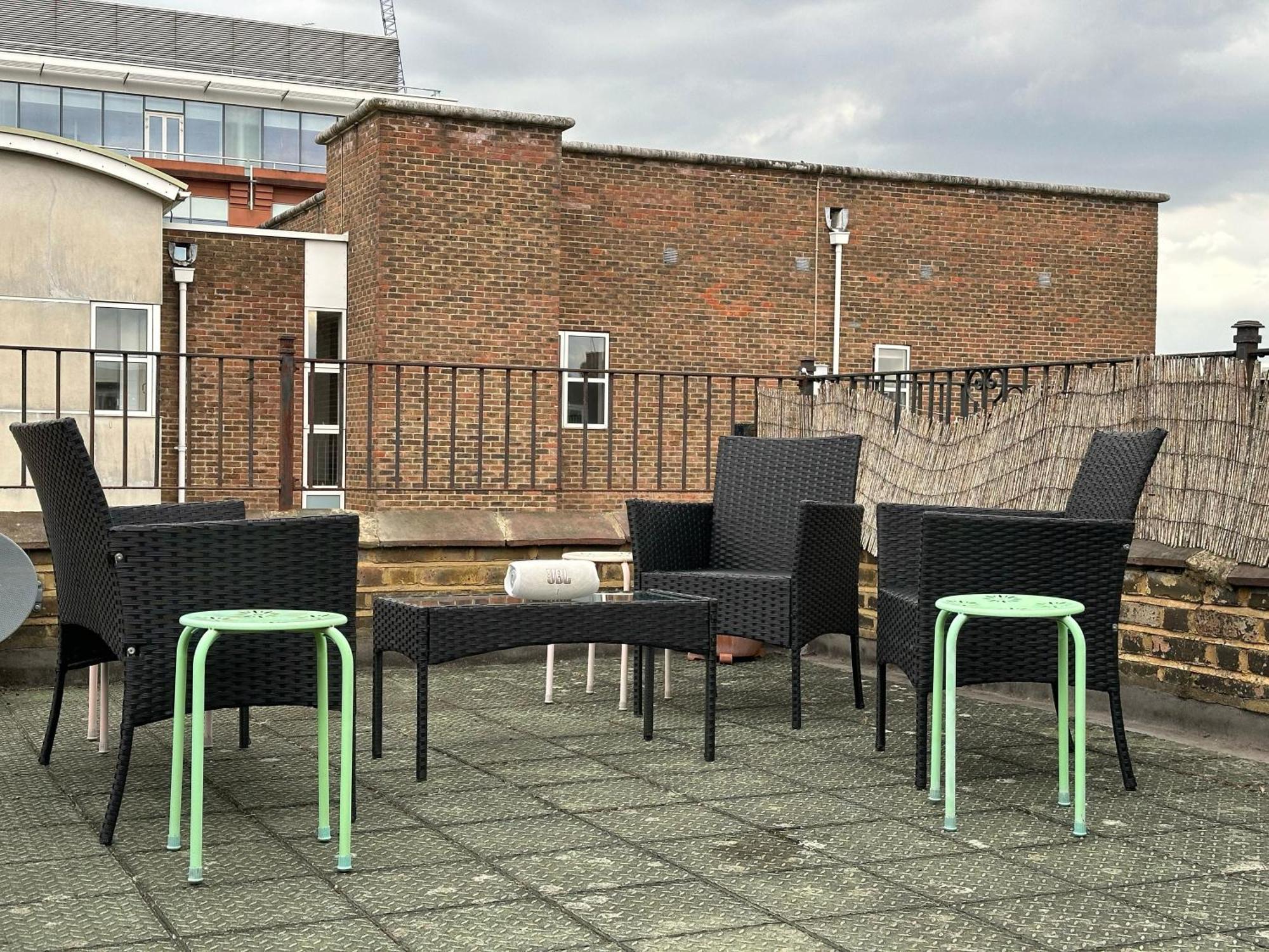 Lovely 3 Bedroom Maisonette With Private Roof Terrace In Hammersmith Londra Esterno foto